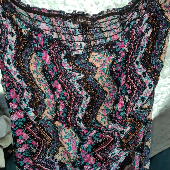 Top - Picture 2 of 2